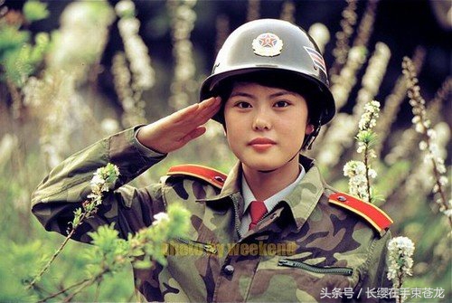 中國(guó)女兵的豐彩，力量與柔美的完美融合，中國(guó)女兵的力量與柔美，豐彩展現(xiàn)巾幗英雄風(fēng)采