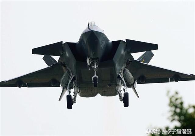 T50戰(zhàn)機(jī)折紙藝術(shù)，小小桃的折紙之旅，T50戰(zhàn)機(jī)折紙藝術(shù)，小小桃的飛行夢(mèng)之旅